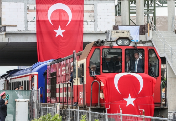 Ahmet Arslan, Gebze-Halkalı Banliyö Hattı'nda galerisi resim 3