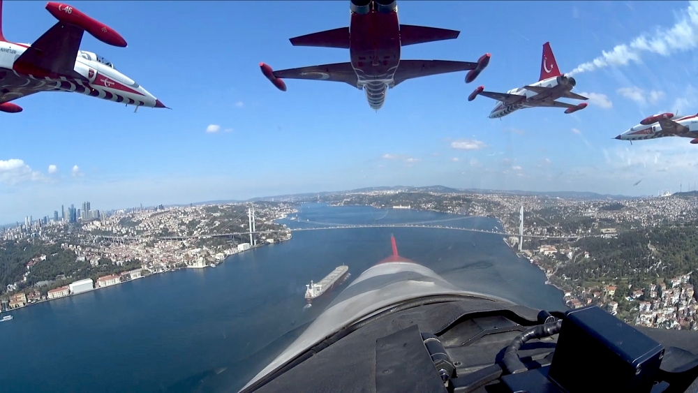 Türk Yıldızları'nın İstanbul'u selamlaması galerisi resim 5