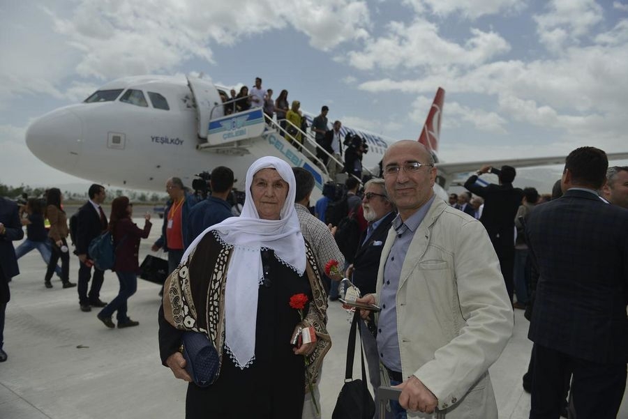 Yüksekova Havalimanı açıldı galerisi resim 4