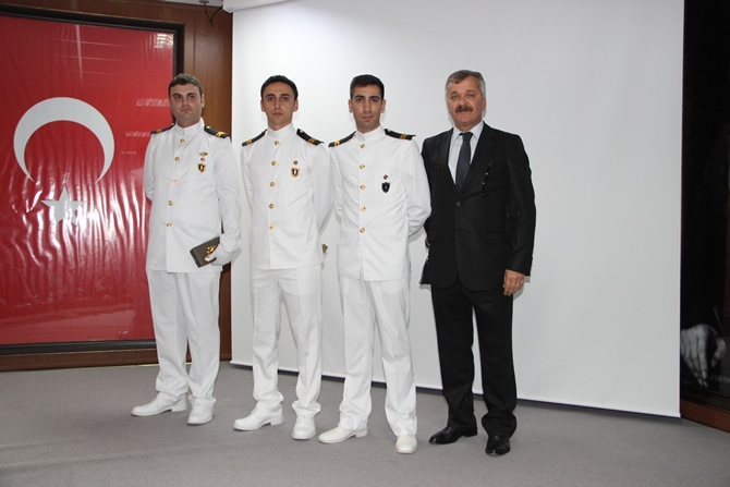 Turgut Kıran Denizcilik Yüksekokulu’nda 2. mezuniyet heyecanı galerisi resim 11