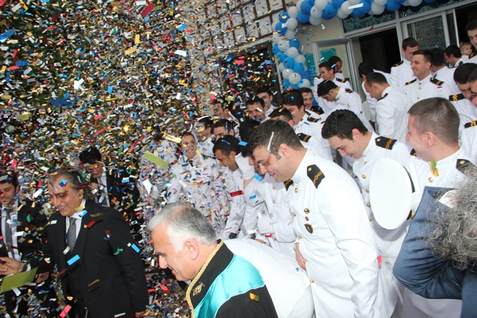 Turgut Kıran Denizcilik Yüksekokulu’nda 2. mezuniyet heyecanı galerisi resim 18