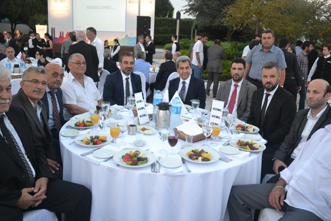 UND, üyeleriyle iftarda buluştu galerisi resim 12