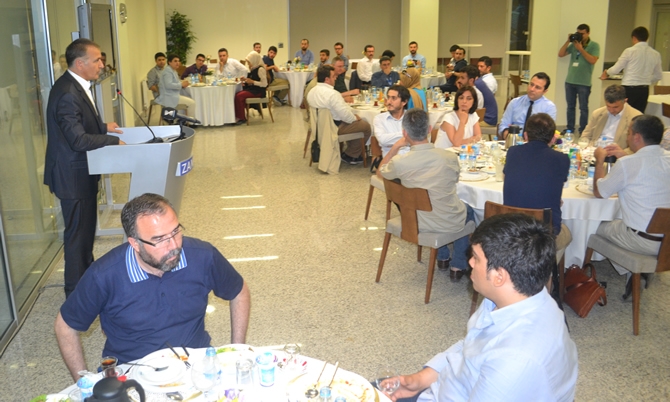 zaman.com.tr ailesi, internet medyacıları ile iftarda buluştu galerisi resim 19