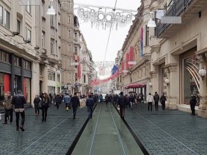 İstiklal'de Nostaljik Tramvay raylarını yenileme çalışması hızla devam ediyor.