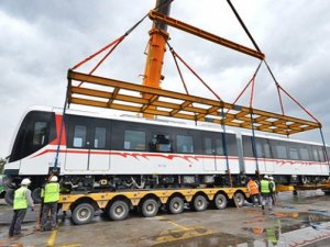 İzmir'in yeni metroları Çin'den geldi