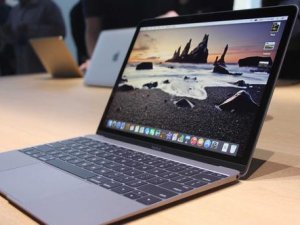 Apple Macbook'larından çerçeveleri söküyor