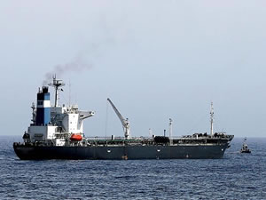Kızıldeniz'de petrol tankerine roketli saldırı gerçekleşti