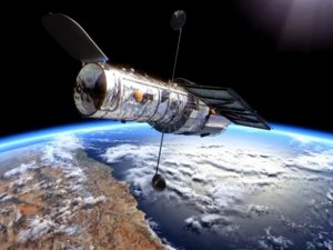Hubble Teleskobu, ışığın bükülüşünü kayda aldı