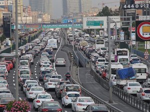 "Trafik sigortasında tavan fiyat uygulaması sürmeli"