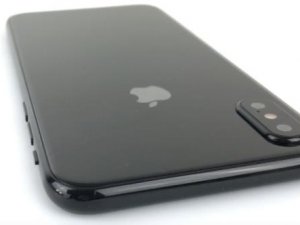 iPhone 8'i bırak, iPhone Pro'ya bak!