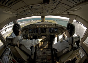 İran, yabancı pilotlara kapıyı gösterdi
