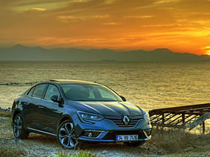 Renault'dan "Yarısını Şimdi, Kalanı 2018'de Öde" kampanyası