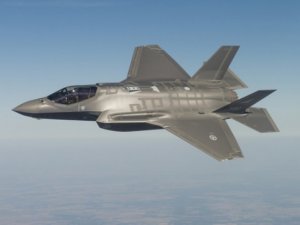 TUSAŞ ilk Türk F-35'inin orta gövdesini teslim etti