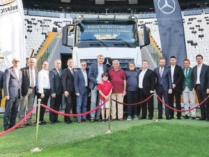 Mercedes-Benz'den Boğaziçi Beton'a 122 Arocs