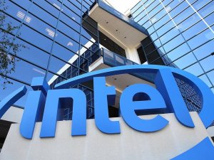 Intel'in dördüncü çeyrek geliri arttı