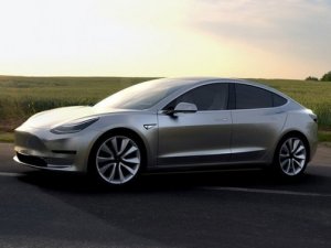 Tesla, Model 3 için günde 1800 sipariş alıyor