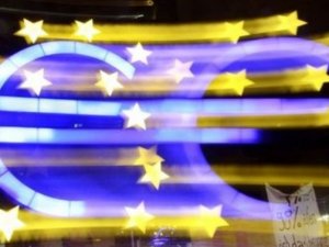 Euro Bölgesi'nde perakende satışlar tahminlerin üzerinde