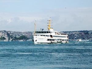 İstanbul Boğazı gemi geçişlerine kapatıldı