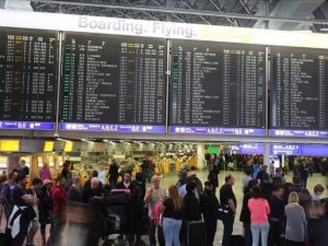 Birleşik Krallık'ta havaalanında ve uçakta alkole sınırlama hazırlığı