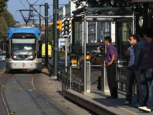 Zeytinburnu tramvay hattı yerin altına alınıyor