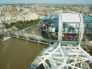 Sterlindeki düşüş İngiltere'ye giden turist sayısını artırdı