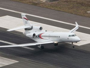 Koç Grubu Falcon 8X'in ilk sahibi oldu