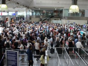 Havayolu şirketlerinden yolculara 'erken gelin' uyarısı