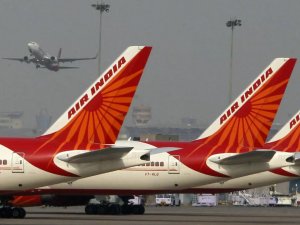 Air India uçağında bomba paniği