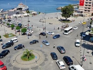 Çanakkale iskelelerinde bayram yoğunluğu