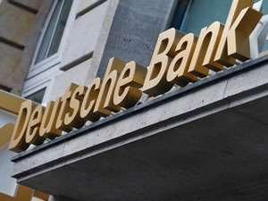 Deutsche Bank CEO'su John Cryan: ECB 'rota'yı değiştirmeli