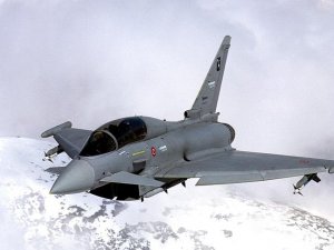 Katar ile İngiltere arasında Typhoon savaş uçağı anlaşması