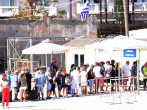 Yunan adalarına Türk akını sürüyor