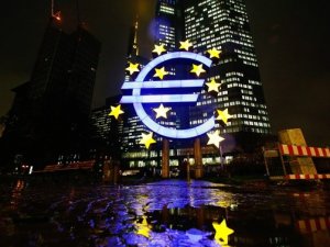 Euro Bölgesi'nde ekonomik faaliyet hızlandı