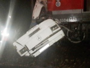 Rusya'da tren ve otobüs çarpıştı: 19 ölü