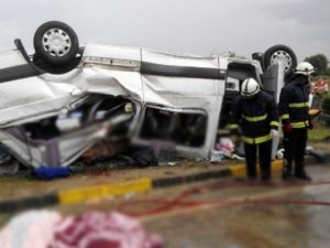 Antalya’da tur midibüsü devrildi: 3 ölü