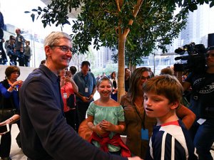 Apple çatısı 'MacBook' şeklinde olan mağaza açtı