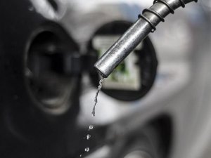 Benzin satışları eylülde yüzde 3.06 azaldı