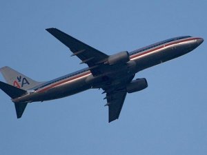 Siyahi Amerikalılara American Airlines'la seyahat uyarısı