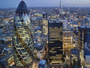 Fitch ve S&P Birleşik Krallık'ın kredi notunu teyid etti