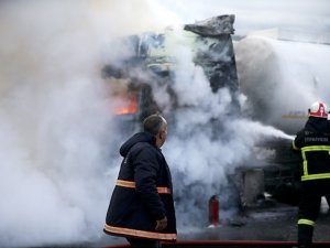 Anadolu Otoyolu'nda tanker yandı