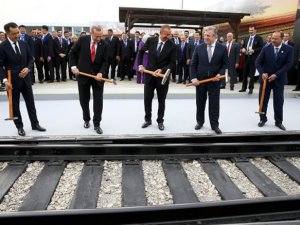 Bakü-Tiflis-Kars Demiryolu'nda ilk tren yola çıktı
