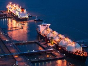 İki yeni yüzer LNG ünitesi devreye alınıyor