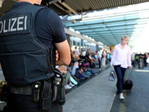 Alman havalimanlarına Yunan polis yerleştirilecek