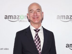 Jeff Bezos'un serveti 100 milyar doları geçti