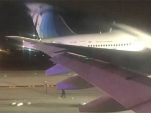 JFK Havalimanı'nda iki yolcu uçağı çarpıştı