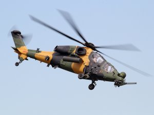 ATAK helikopterleri Afrin'i vuruyor