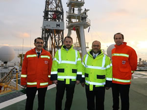 Berat Albayrak Türkiye'nin ilk sondaj gemisini ziyaret etti