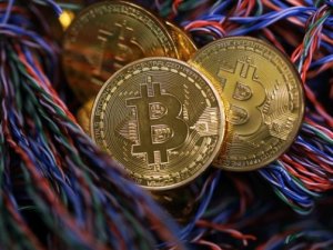 Bitcoin bir saatte 11 bin dolar civarında geriledi