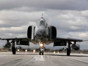 F-4 savaş uçağı eğitim için sergilenecek