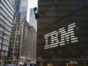 IBM, 22 çeyrek sonra gelir artırdı